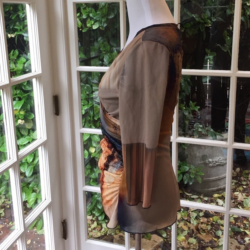 Colorful vneck top - Picture 3 of 4